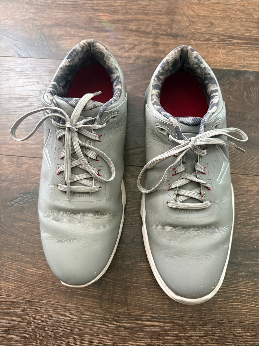 Callaway Gray Lace-Up Men's Golf Sneakers with Red Insoles